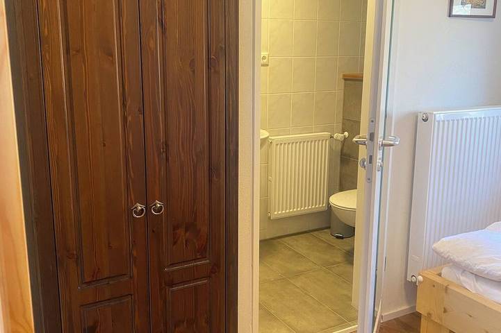 Ganze Wohnung, Einzelzimmer mit Gemeinschaftsküche im Hofgohlis in Cossebaude, Dresden