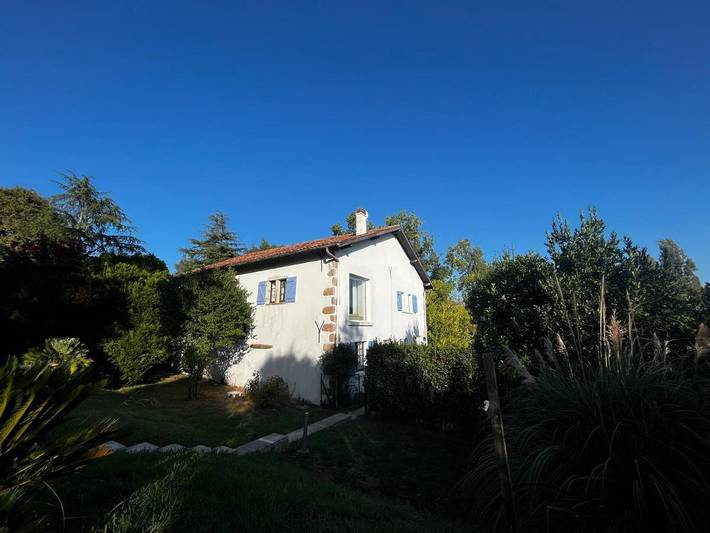 Chalet para 9 personas, con jardín además de piscina y vistas - 1