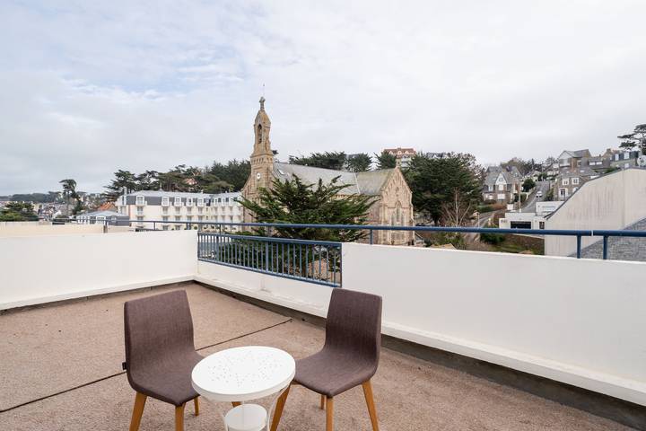 Apartamento entero, Apartamento de vacaciones para 2 personas con terraza in Pléneuf-Val-André, Côte d’Émeraude
