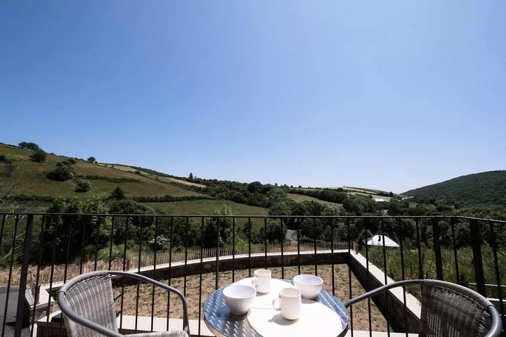 Gîte pour 4 personnes, avec jardin et piscine