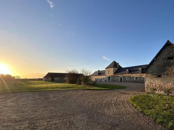 Location de vacances pour 10 personnes, avec vue ainsi que piscine et jardin, animaux acceptés à Thorigné-d'Anjou - 2