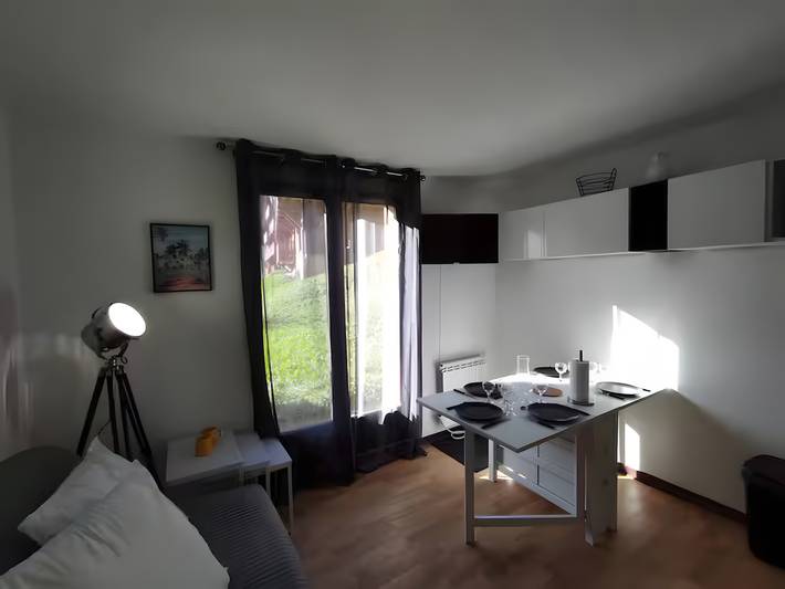 Entire studio, Studio Apartment 'Le Refuge Douillet' with Mountain View and Private Terrace in La Plagne, La Plagne-Tarentaise