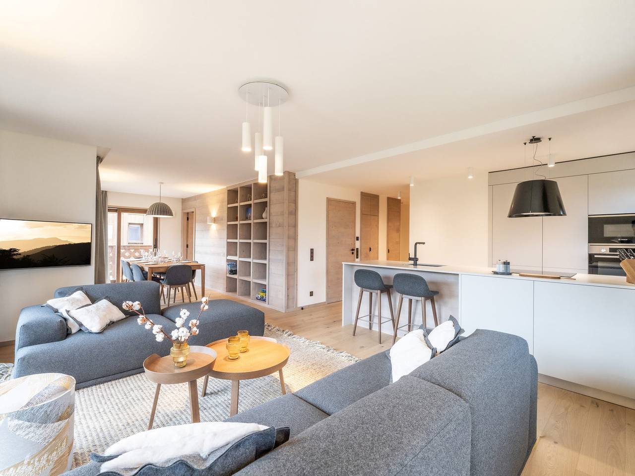 Entire apartment, Modern Apartment Near Courchevel Le Praz Center, Close to Slopes, Sleeps 6 in Le Praz, Saint-Bon-Tarentaise