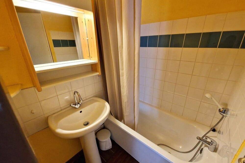 Ganze Wohnung, 250m bis zum stadtzentrum, 5te Etage, balkon, fernseher, schließfach für die skier, 37m², Valfréjus in Valfréjus, Modane