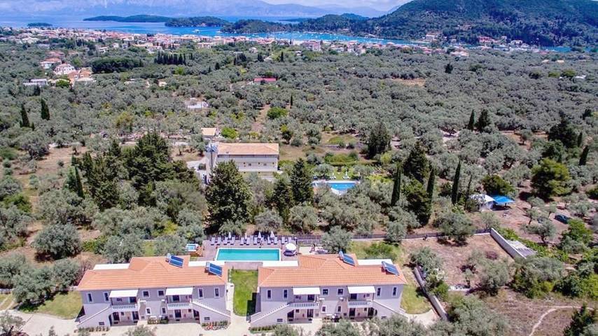 Διαμερίσματα διακοπών για 3 άτομα, με Μπαλκόνι και Μπανιέρα υδρομασάζ καθώς και Ταράτσα και Κήπο στη Ράχη