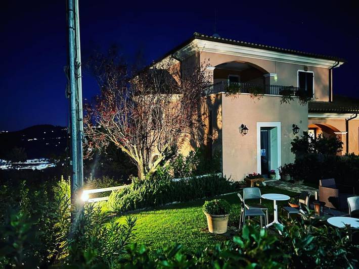 Location de vacances pour 2 personnes, avec vue et jardin, adapté aux familles à Mosciano Sant'Angelo - 2