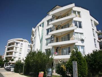 Ferienwohnung für 4 Personen, mit Garten und Pool in Sonnenstrand