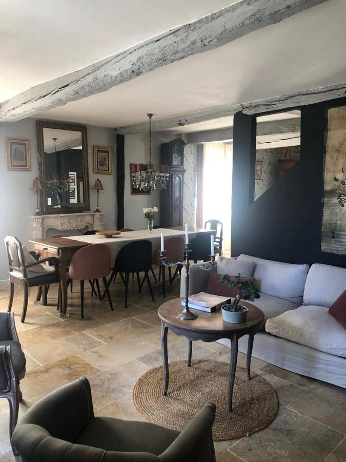 Location de vacances pour 10 personnes, avec vue ainsi que jardin et piscine à Sainte-Maure-de-Peyriac - 2
