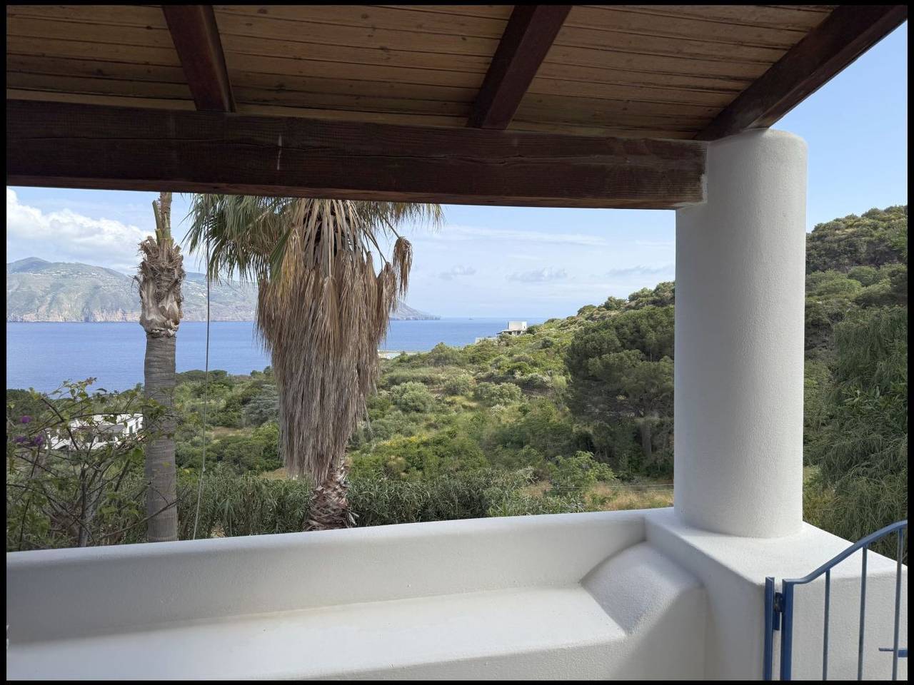 Villa in Panoramasprache, nur wenige Minuten vom Meer entfernt in Santa Marina Salina, Salina