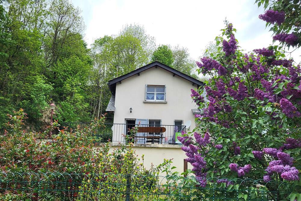 Maison 3 nuits minimum. in Mandailles-Saint-Julien, Région d'Aurillac