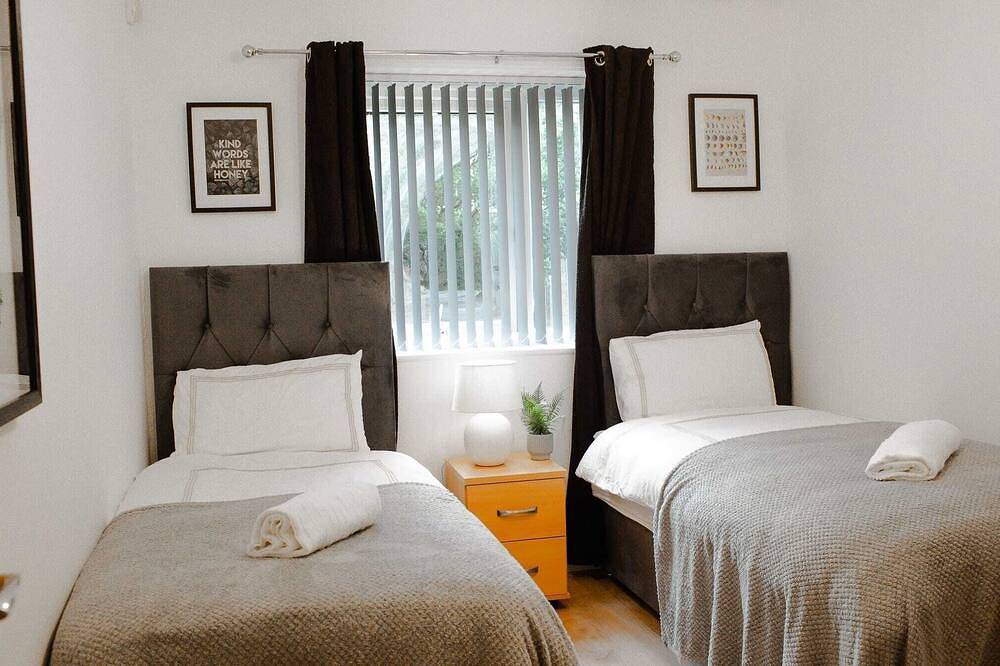  Modern 3-Bedroom House | 5 Mins to City Centre | Perfect for Families & Groups! in Wigan, Gran Mánchester