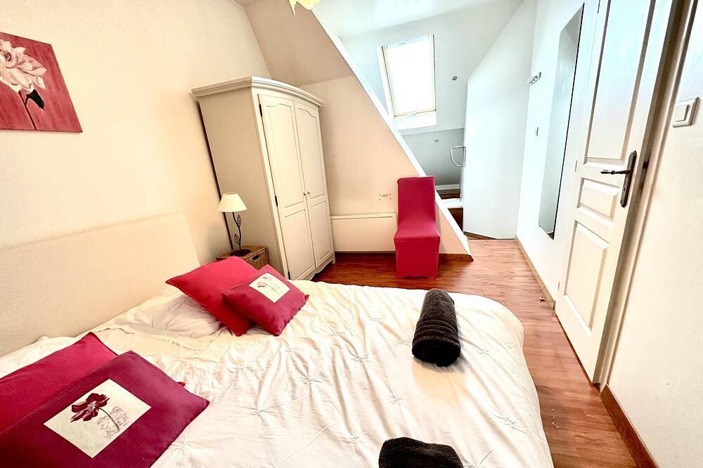 Gite Les Bambous - 8 personnes - 3 chambres - 2 Sdb - Piscine intérieure in Arques, Région de Saint-Omer