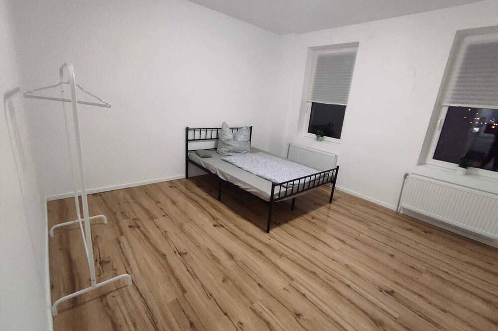 Ganze Wohnung, Beautiful flat in Altenburg with wifi and smart T in Altenburg, Ostthüringen