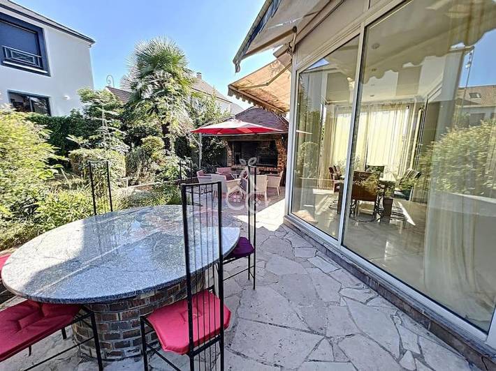 Location de vacances pour 10 personnes, avec jardin à Montévrain - 4