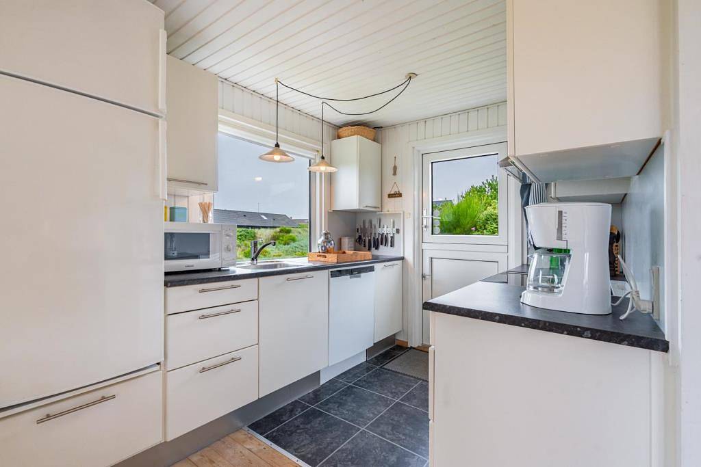 Sommerhus beliggende tæt på Vesterhavet. in Henne, Varde Region