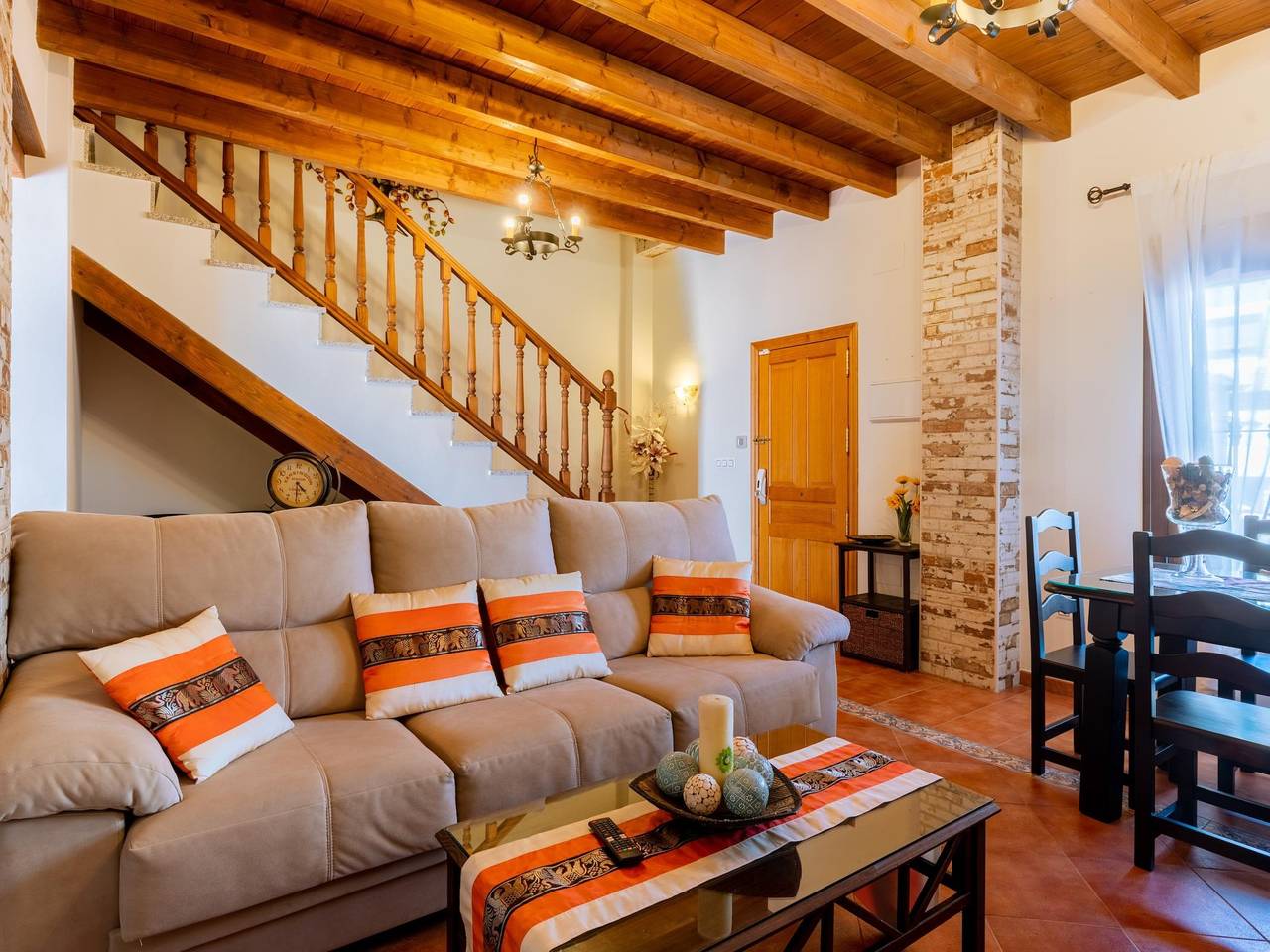 Apartamento de férias inteiro, Apartamento de férias para 9 pessoas com piscina in Villamanrique de la Condesa, Parque Nacional de Doñana