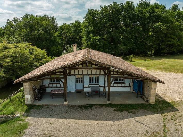 Location de vacances pour 8 personnes, avec jardin ainsi que vue sur le lac et terrasse en Gironde - 2