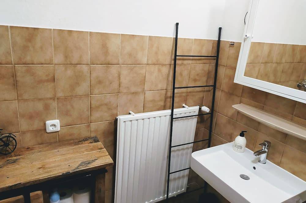 Ganze Wohnung, Super Wohnung #3 mit Altstadt-Flair und Süd-Sonne in Stolberg, Rheinland