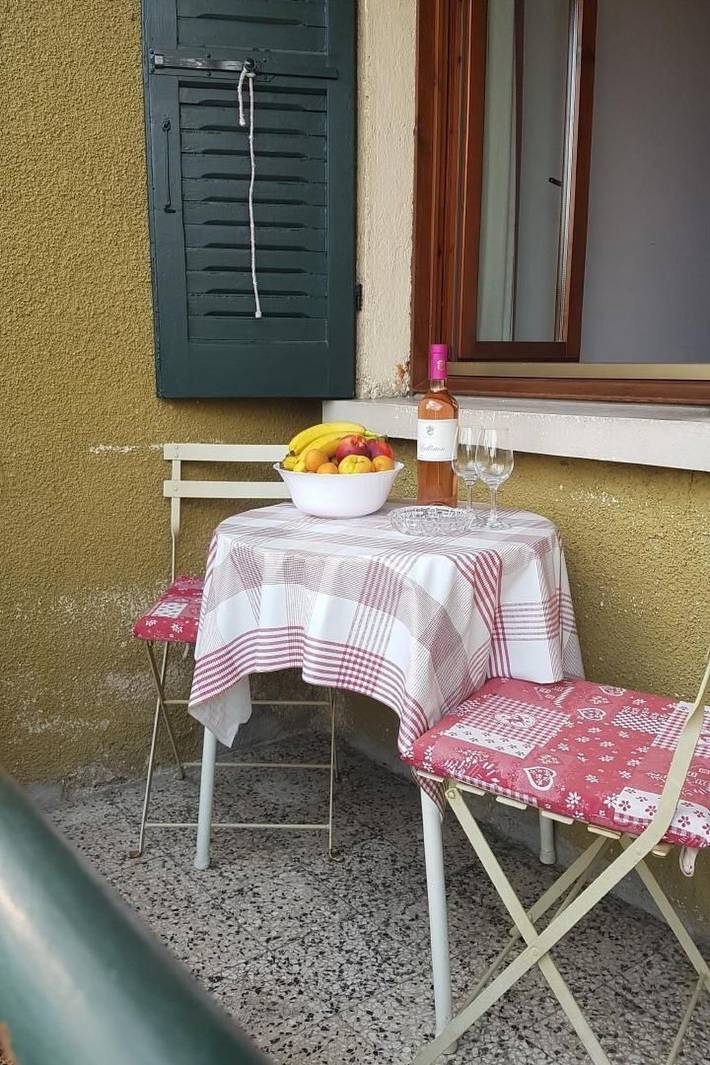 In Salò mit Grill, Terrasse und Garten in Salò, Prealpi Gardesane