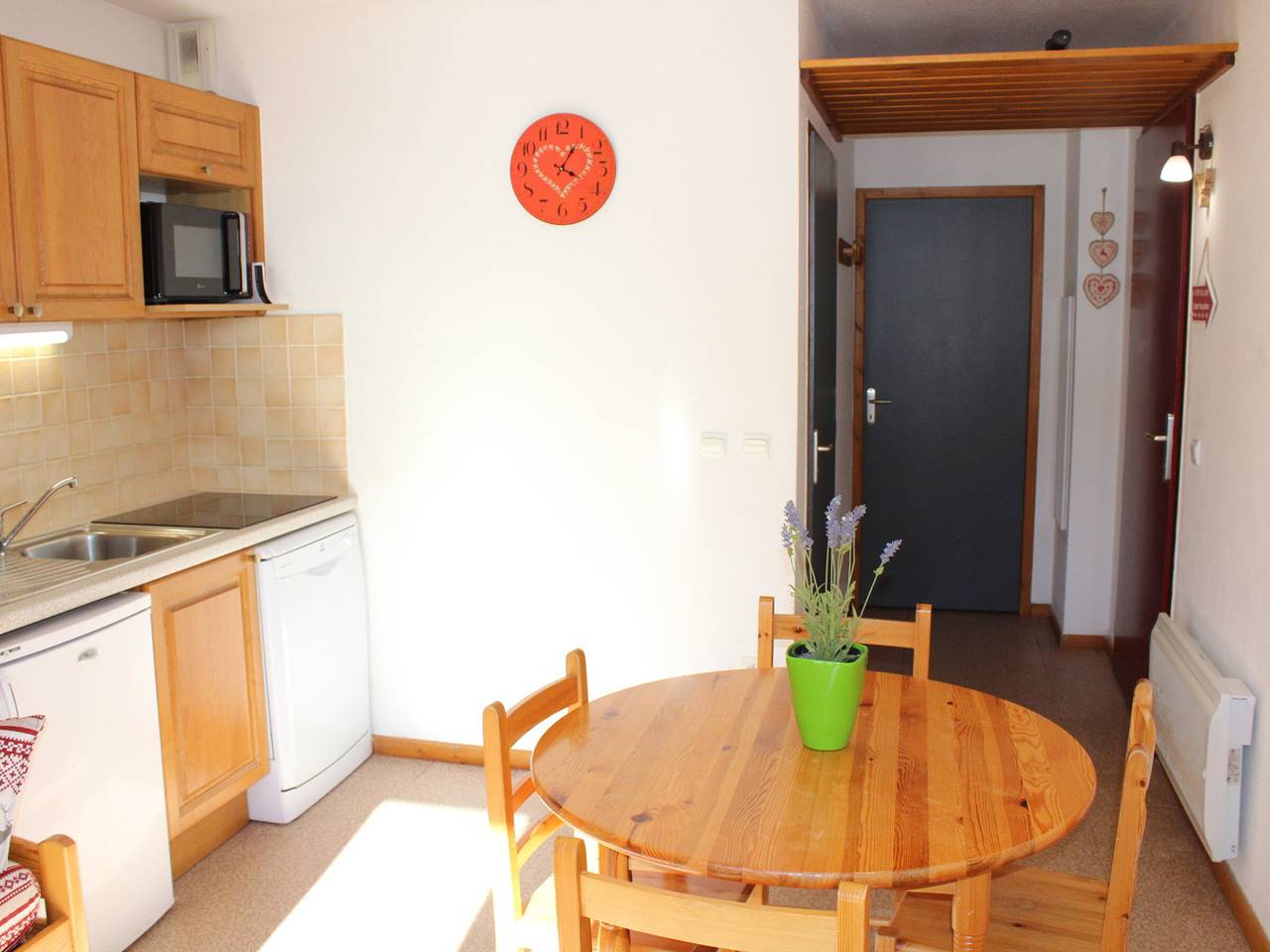 Appartement entier, Appartement pour 4 à La Joue du Loup - Grande terrasse exposée sud, au pied des pistes in La Joue du Loup, Le Dévoluy