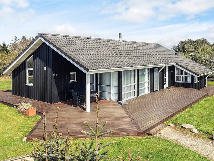 Ferienhaus für 8 Personen, mit Whirlpool und Sauna sowie Terrasse, kinderfreundlich in Grønhøj Strand