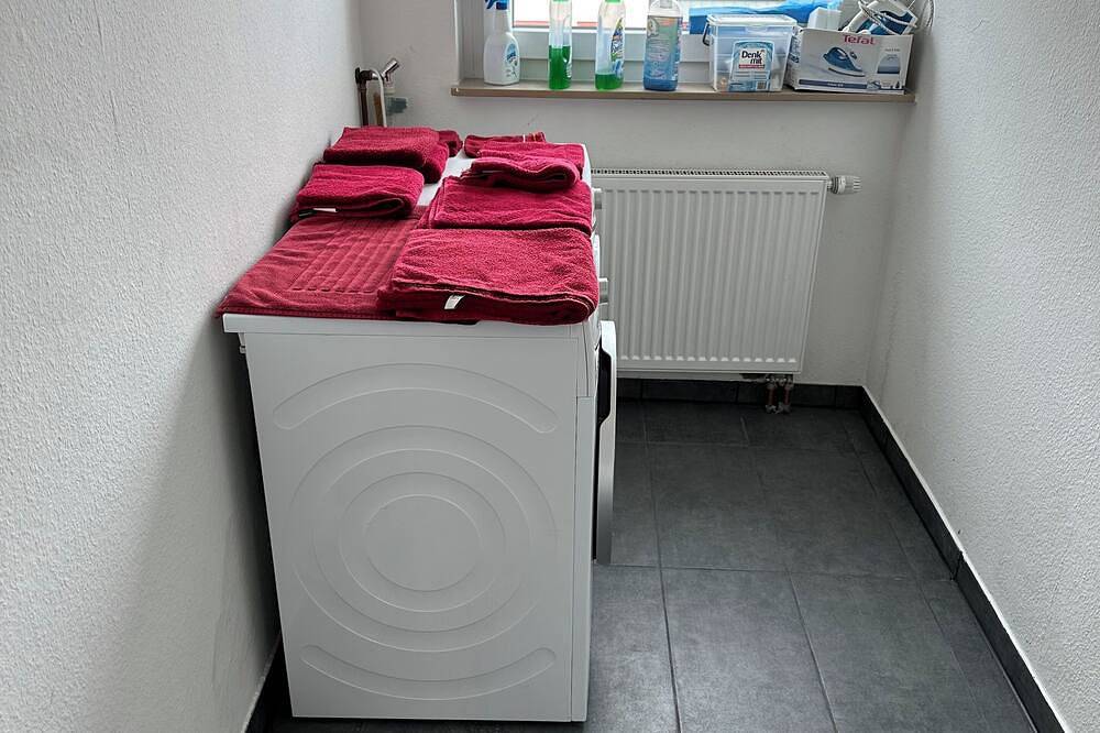 Ganze Wohnung, Apartment mit 2 Schlafzimmer Nähe Uni am Fuße des Pfälzer Waldes in Kaiserslautern, Saar-Nahe-Bergland