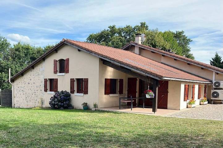 Gîte pour 5 personnes, avec Terrasse et Jardin