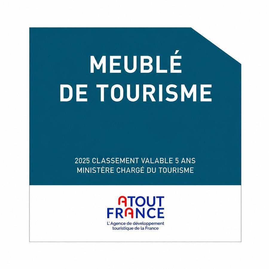 Appartement entier, La Colline - Pont-Hébert - com - Grand Parking gratuit, De 1 à 4 personnes, Tout équipé, Netflix, Amazon Prime Gratuits et Illimités, Matelas Emma, Lave Linge, Vue sur la Vallée, Rdc in Pont-Hébert, Région de Saint-Lô