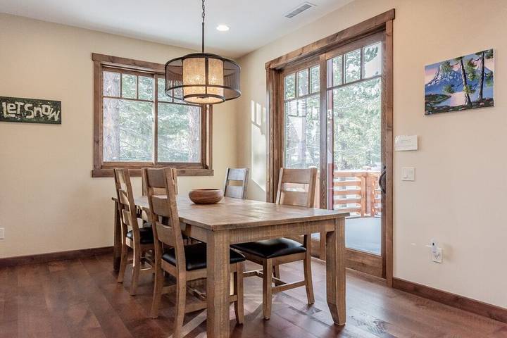 Vacation rental for 10 people, with hot tub and balcony in Mammoth Mountain