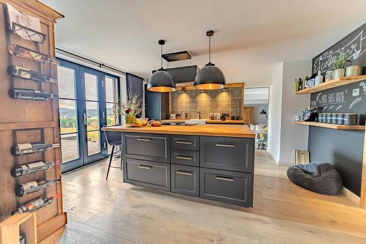 Villa für 12 Personen, mit Balkon und Whirlpool sowie Terrasse und Garten in Schluchsee - 4