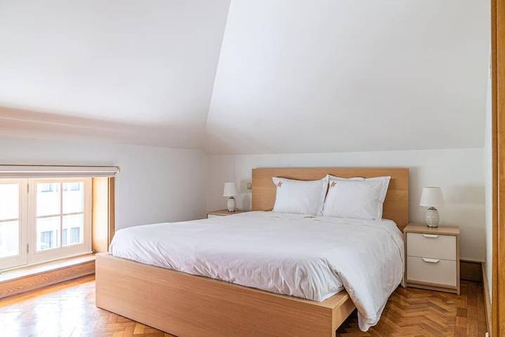 Villa pour 24 personnes, avec jacuzzi et sauna ainsi que piscine et terrasse à Porto - 4