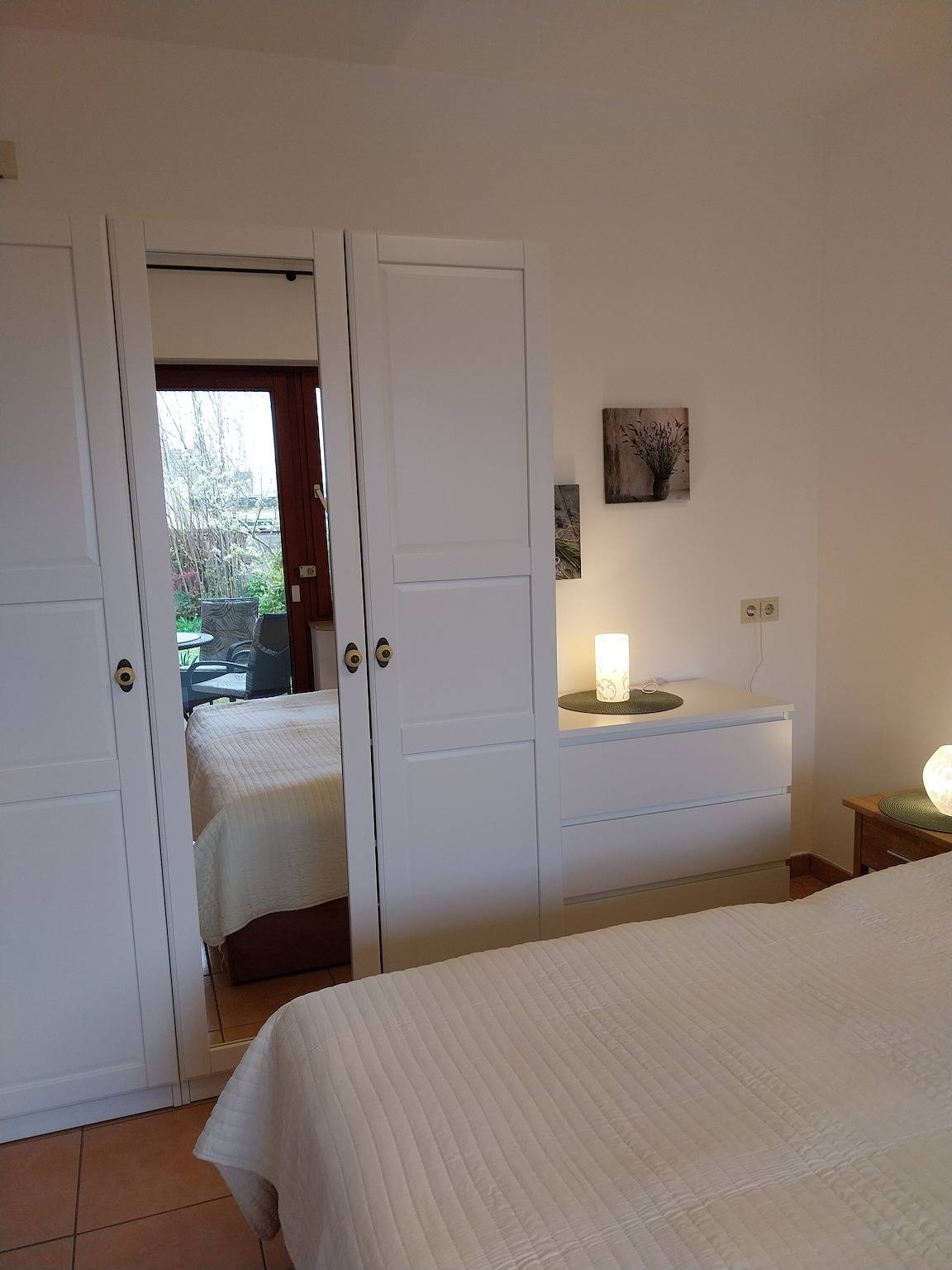 Ganze Wohnung, Ferienwohnung Steingraf" mit privater Terrasse, privatem Garten und Wi-Fi in Sahlenburg, Cuxhaven