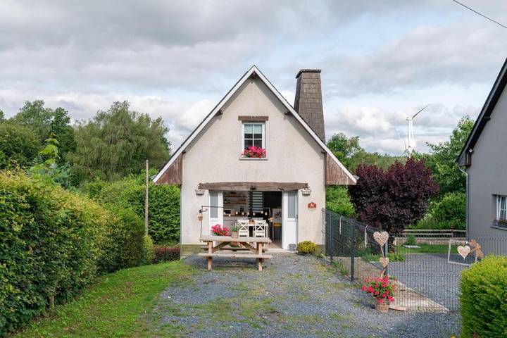 Maison d’hôte pour 6 personnes, avec Balcon et Terrasse ainsi que Jardin et Vue à Léglise