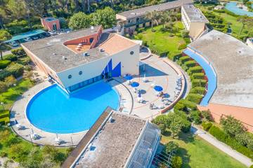 Location de vacances pour 7 personnes, avec piscine et terrasse dans Région d'Otranto