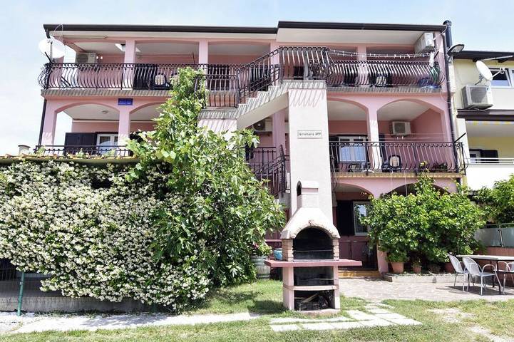 Ferienwohnung für 6 Personen, mit Garten und Terrasse