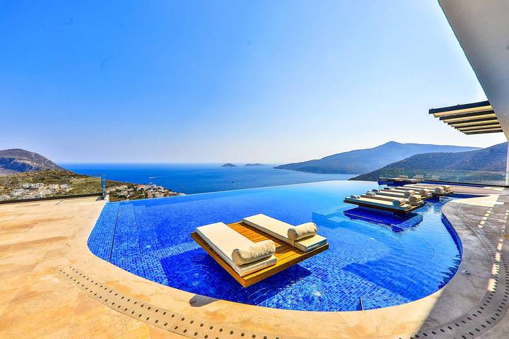 Villa für 12 Personen, mit Balkon in Kalkan