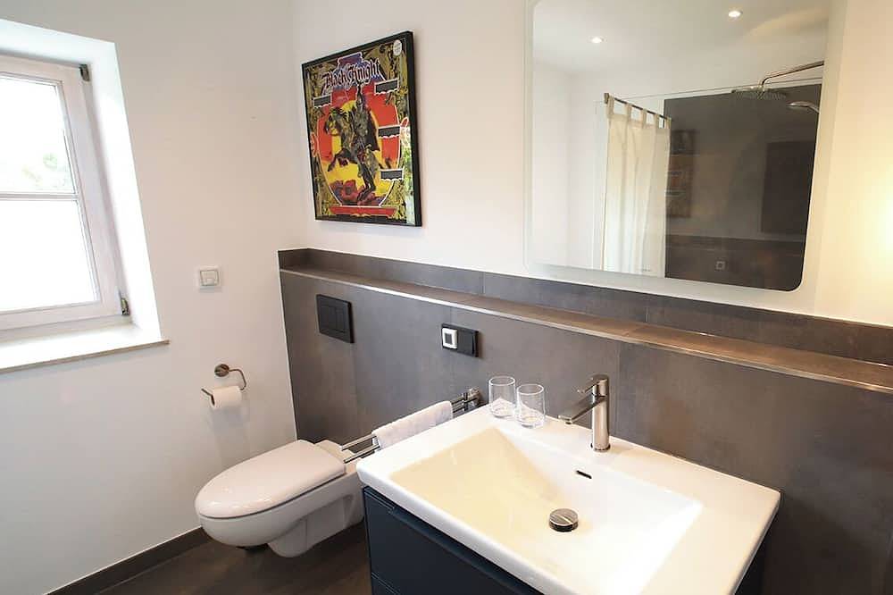 Ganze Wohnung, Beim Wehnerbauer -  Mara Zauberhaftes Ferienapartment in Seenähe in Utting, Ammersee