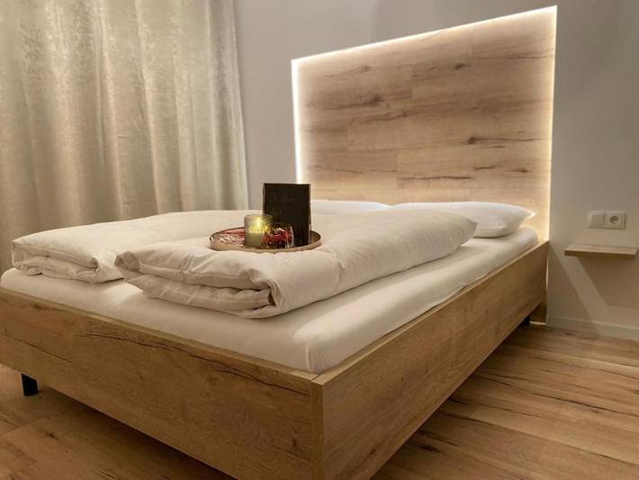 Ferienwohnung für 4 Personen, mit Balkon und Terrasse sowie Garten und Sauna in Latsch