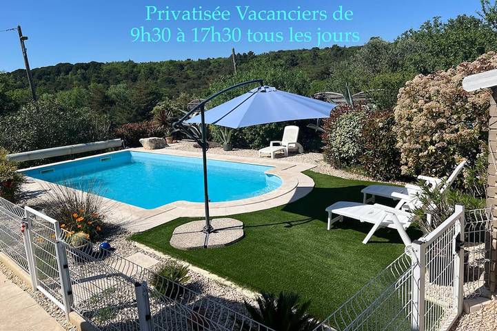Gîte pour 2 personnes, avec Terrasse et Piscine à Saint-Laurent-la-Vernède