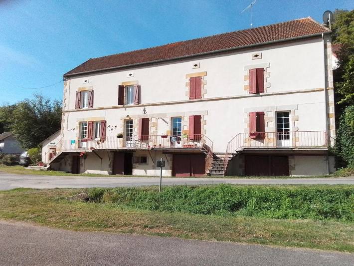 Maison d’hôte pour 2 personnes, avec vue sur le lac ainsi que vue et jardin