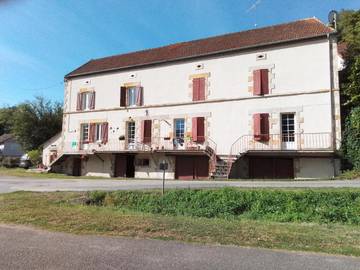 Maison d’hôte pour 2 personnes, avec vue sur le lac ainsi que vue et jardin à Bézenet