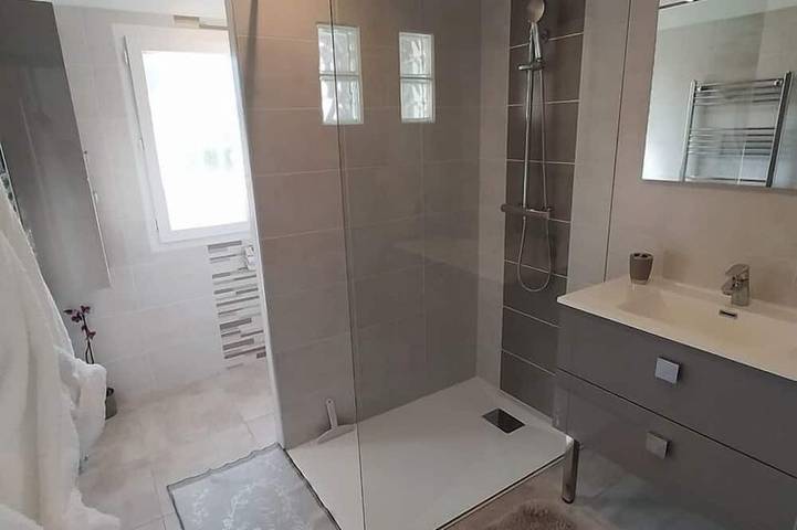 Location de vacances pour 2 personnes, avec terrasse et jardin à Semussac - 4