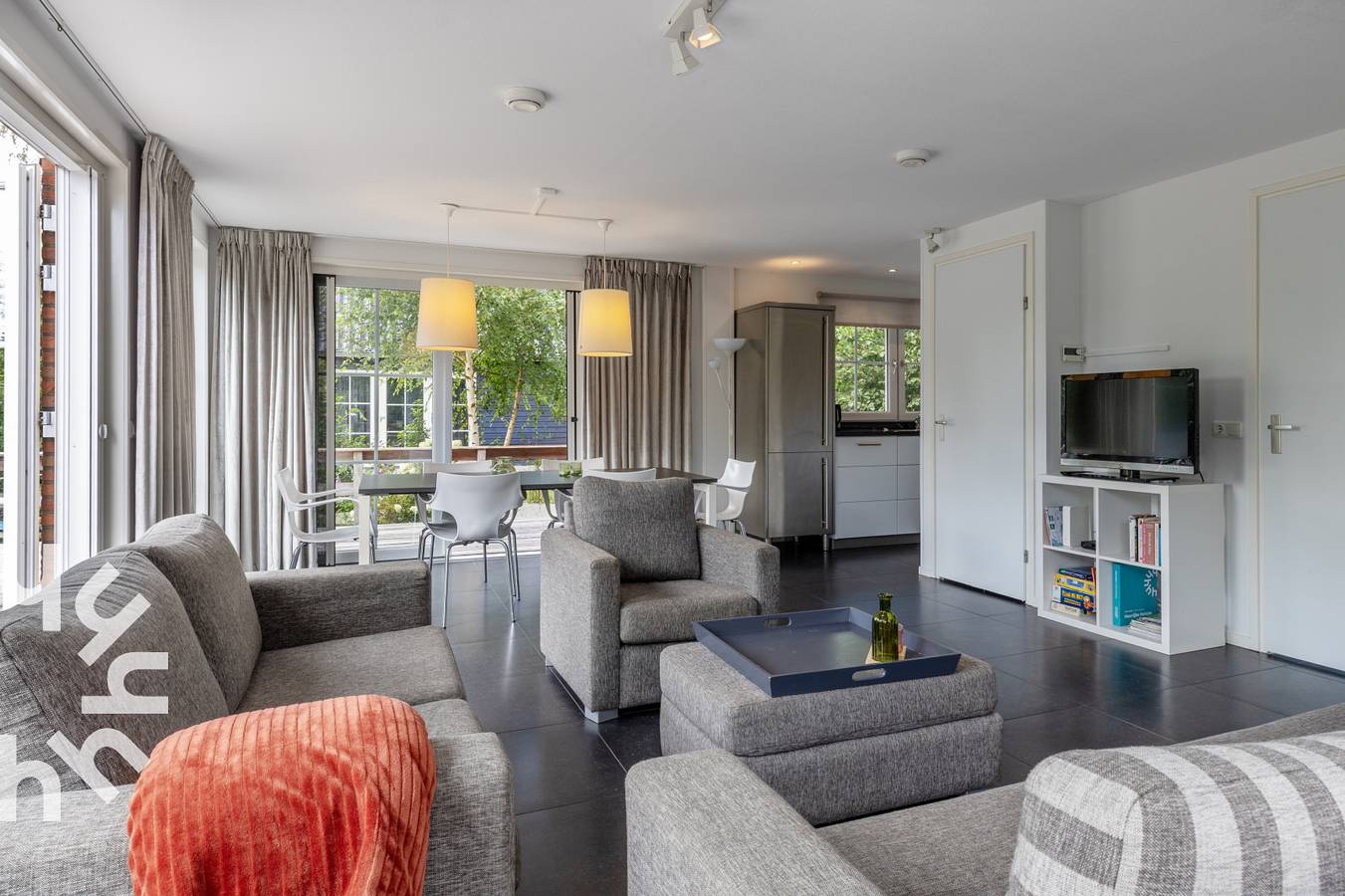 Prachtig gelegen 5-persoons vakantiehuis met sfeerhaard, direct aan het water in Giethoorn in Giethoorn, Nationaal Park Weerribben-Wieden