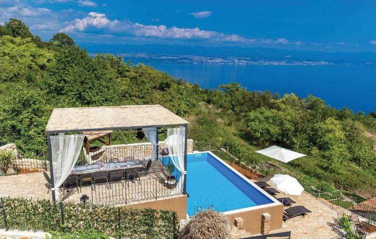 Villa für 12 Personen, mit Garten und Terrasse in Opatija Riviera