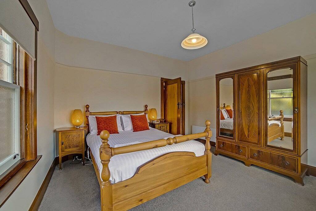 Park on Park (4 Schlafzimmer für 7 - 2 Personen) 5 Bäder) in Hobart, Tasmanien