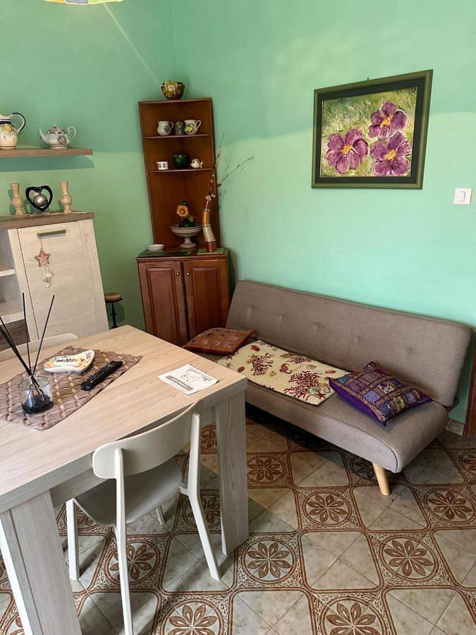 Gîte pour 3 personnes, avec Balcon ainsi que Terrasse et Vue à Graniti - 3
