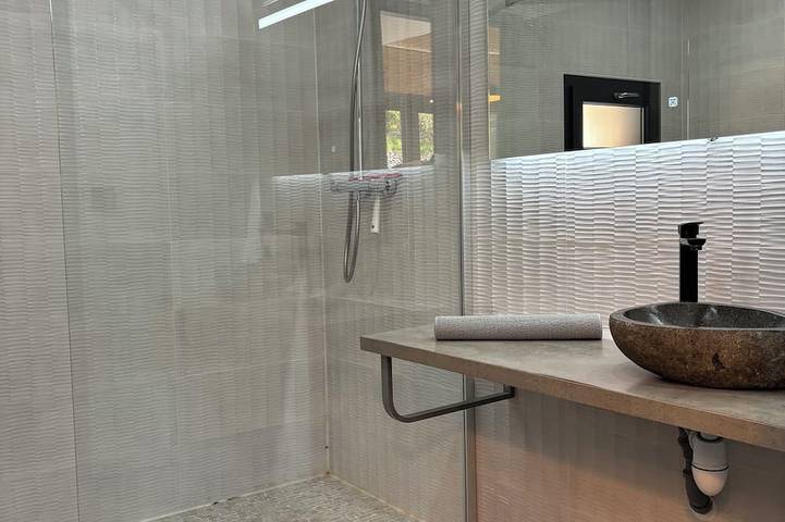 Chalet pour 2 personnes, avec jacuzzi, animaux acceptés à Rochesson - 4