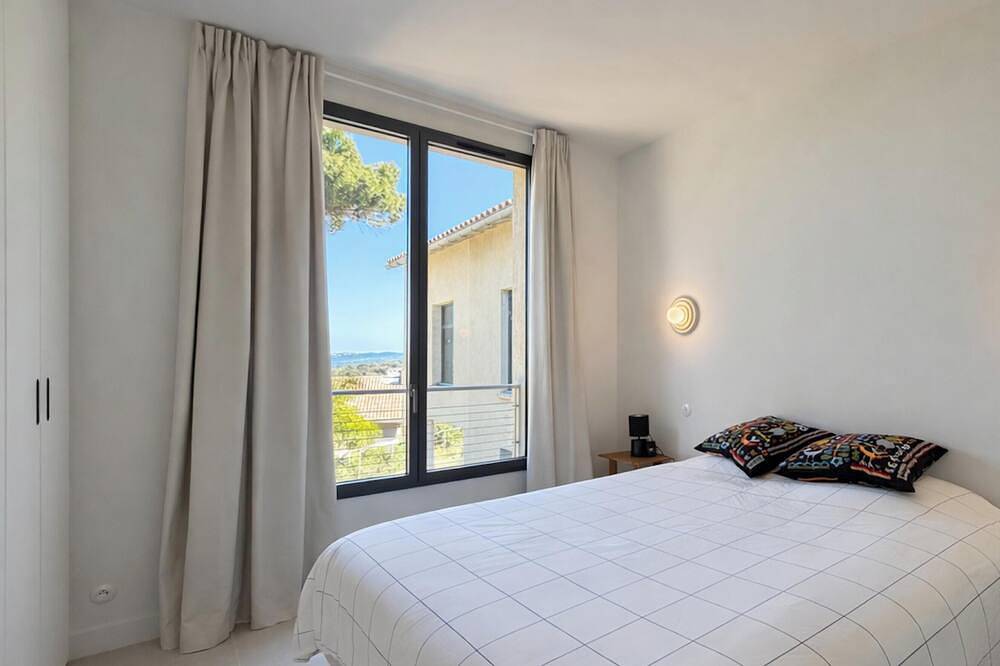 Villa Eugénie - Swimming pool - Sea view - Beaches in La Madrague, Hyeres