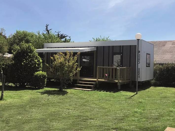 Camping pour 4 personnes, avec piscine ainsi que sauna et terrasse à Saint-Georges-de-Didonne - 3