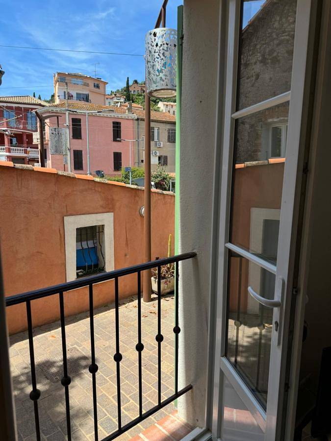Appartement entier, One-Bedroom Apartment in Mandelieu-la-Napoule, Massif de l'Esterel